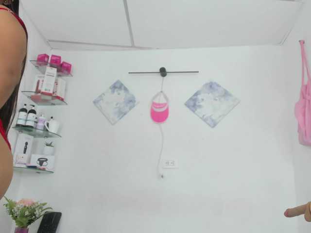 curvylattina live cam on BongaCams