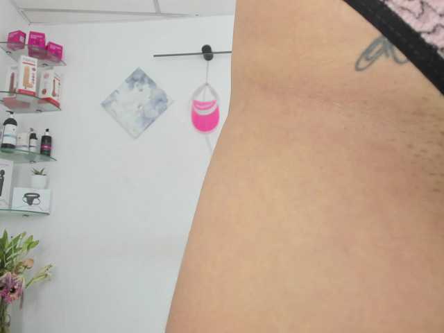curvylattina live cam on BongaCams