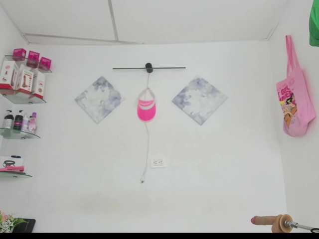 curvylattina live cam on BongaCams