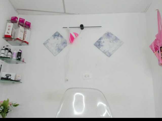 curvylattina live cam on BongaCams