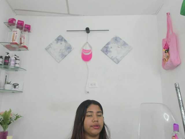 curvylattina live cam on BongaCams