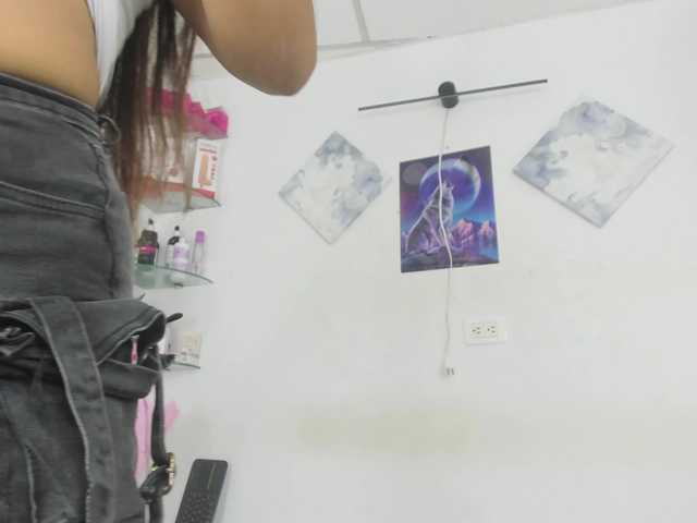 curvylattina live cam on BongaCams