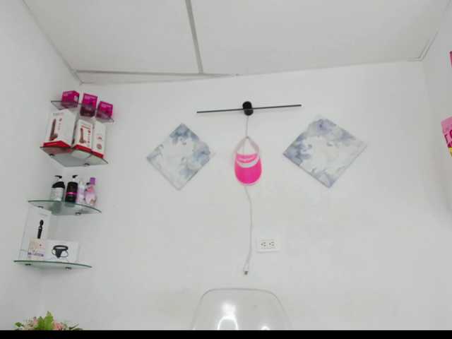 curvylattina live cam on BongaCams