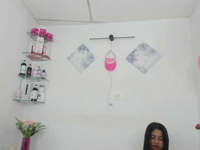 curvylattina live cam on BongaCams