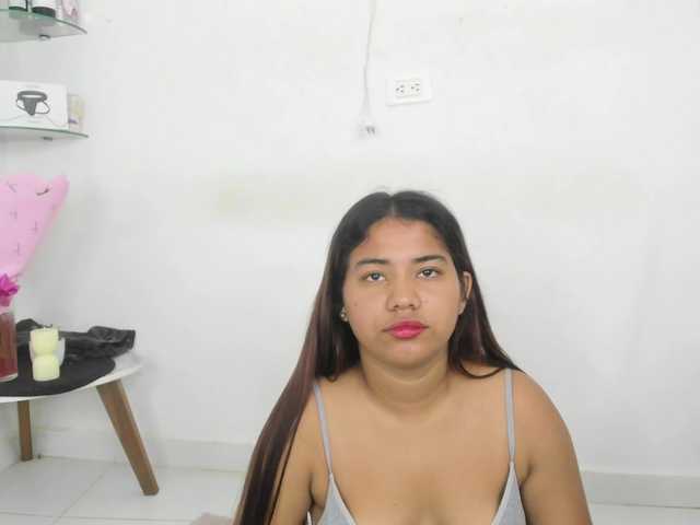 curvylattina live cam on BongaCams