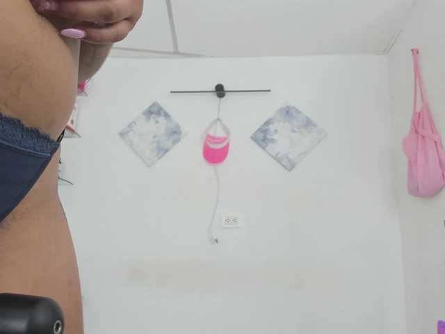 curvylattina live cam on BongaCams