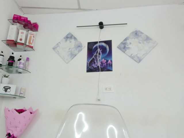 curvylattina live cam on BongaCams