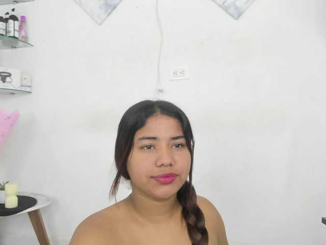curvylattina live cam on BongaCams