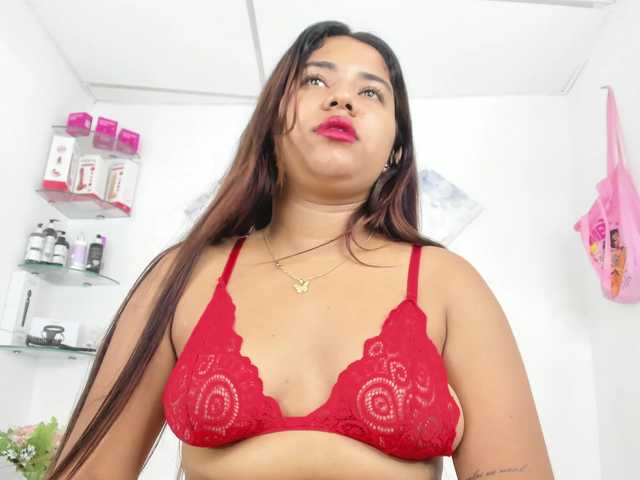 curvylattina live cam on BongaCams