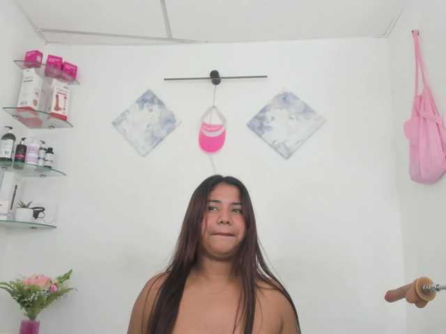 curvylattina live cam on BongaCams