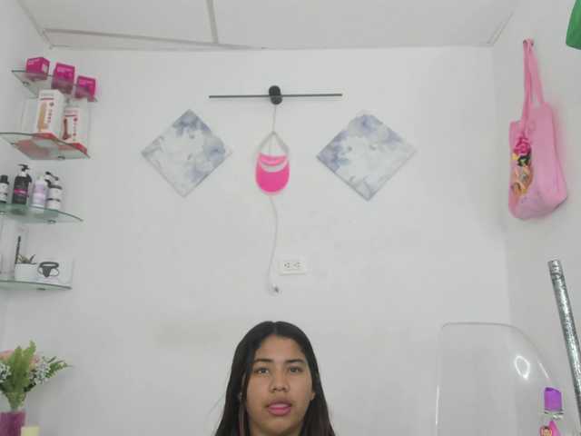 curvylattina live webcam show