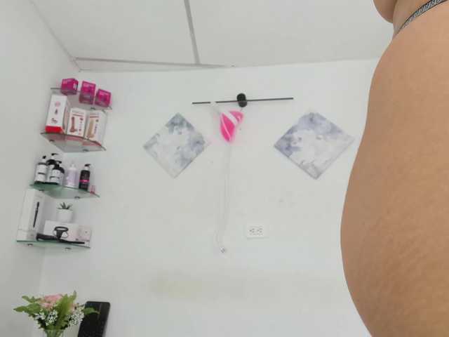 curvylattina live cam on BongaCams