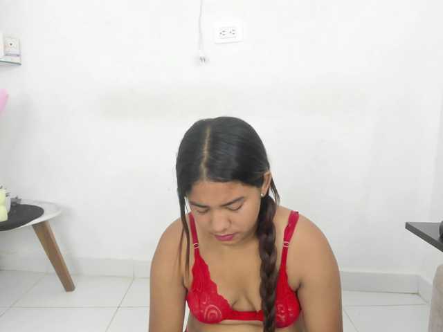 curvylattina live cam on BongaCams