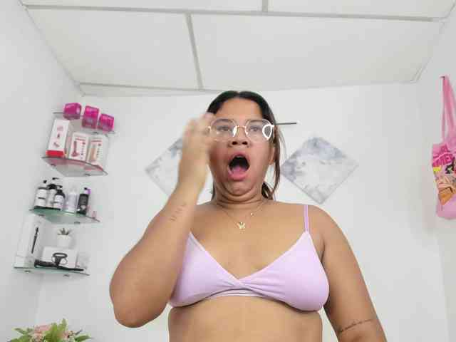 curvylattina webcam