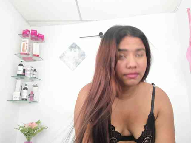 curvylattina webcam