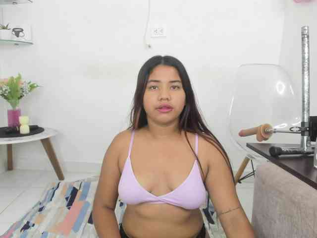 curvylattina webcam