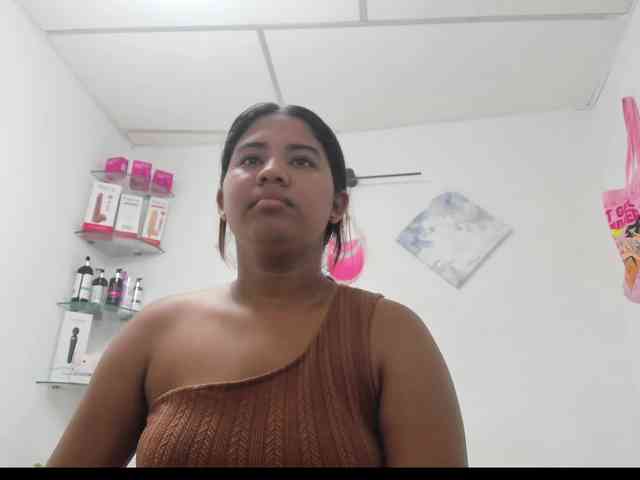 curvylattina webcam