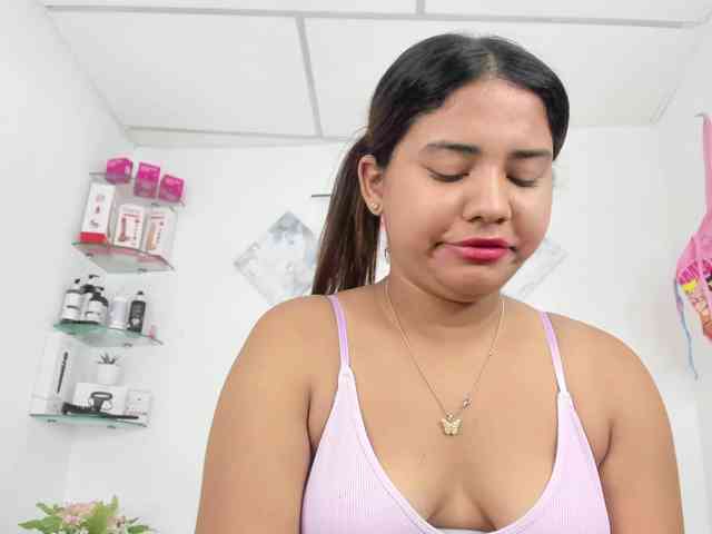 curvylattina webcam