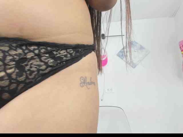 curvylattina webcam