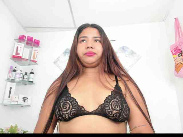 curvylattina webcam