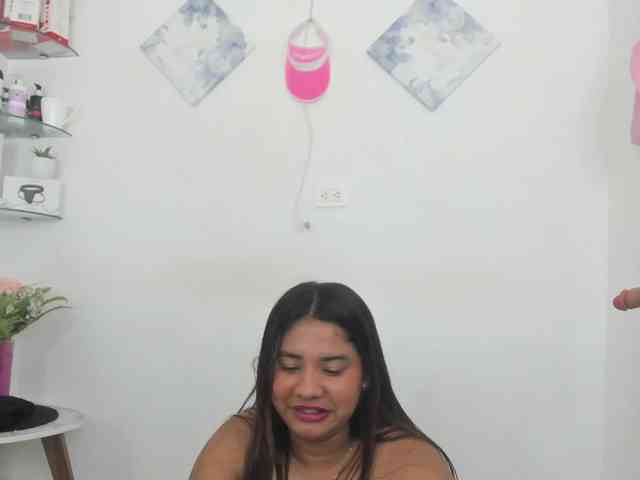 curvylattina webcam