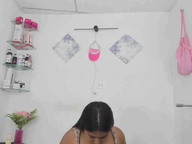 curvylattina webcam