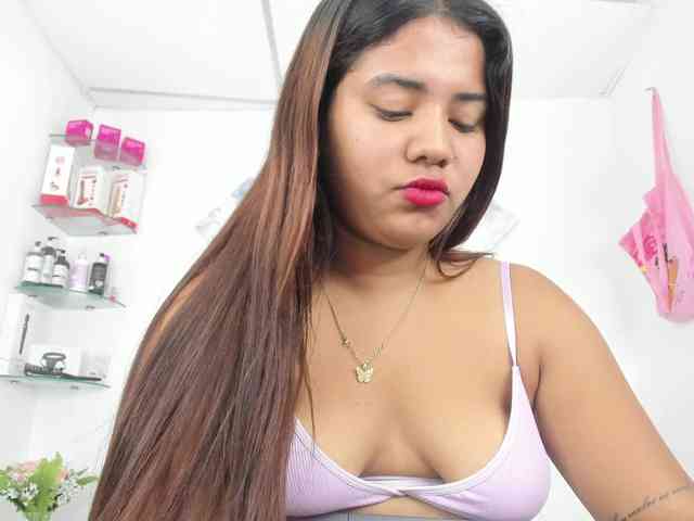 curvylattina webcam
