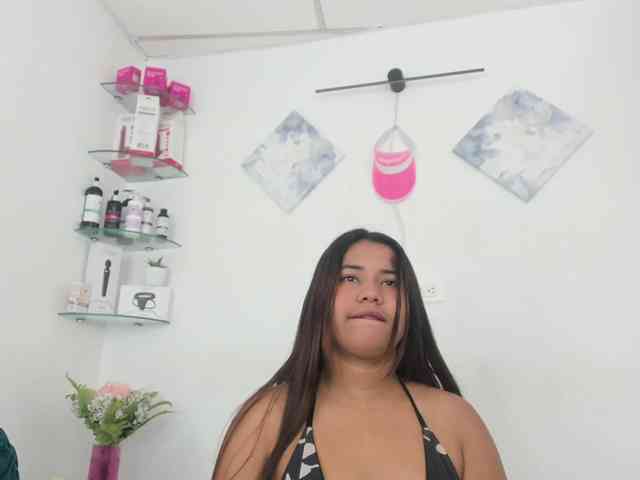 curvylattina webcam