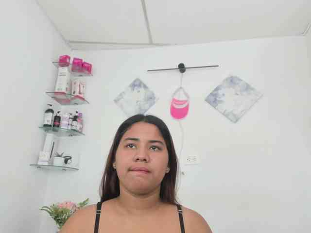 curvylattina Live Webcam on BongaCams