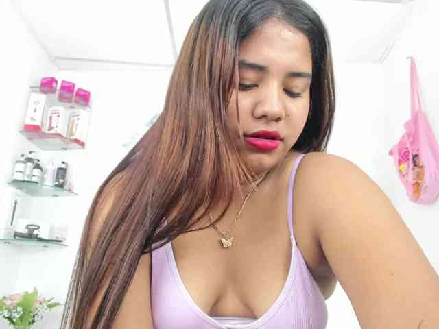 curvylattina webcam