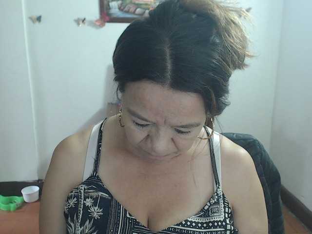 LluviaXDorada live cam on BongaCams