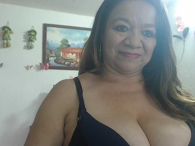 LluviaXDorada live cam on BongaCams