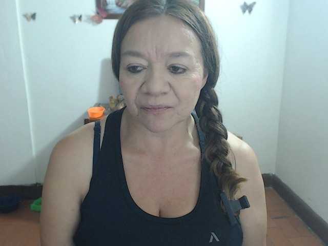 LluviaXDorada live webcam show