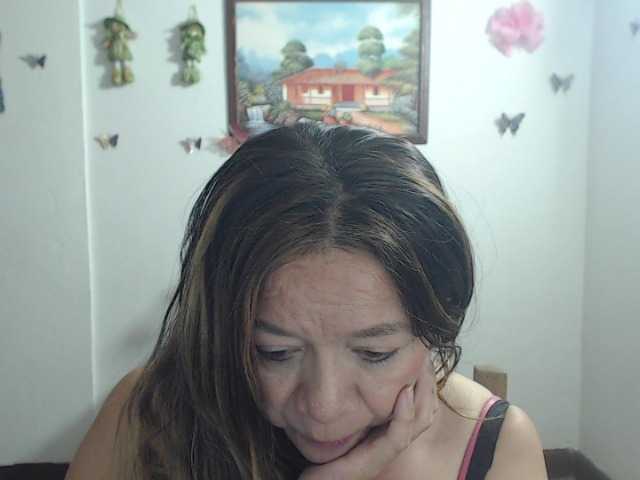 LluviaXDorada live webcam show