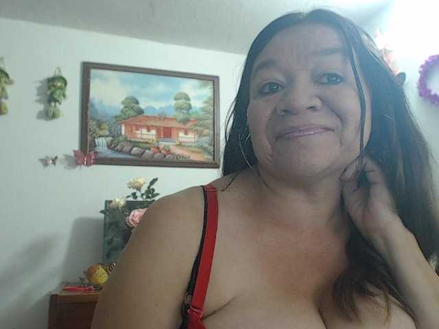 LluviaXDorada live cam on BongaCams