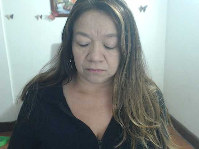 LluviaXDorada live cam on 