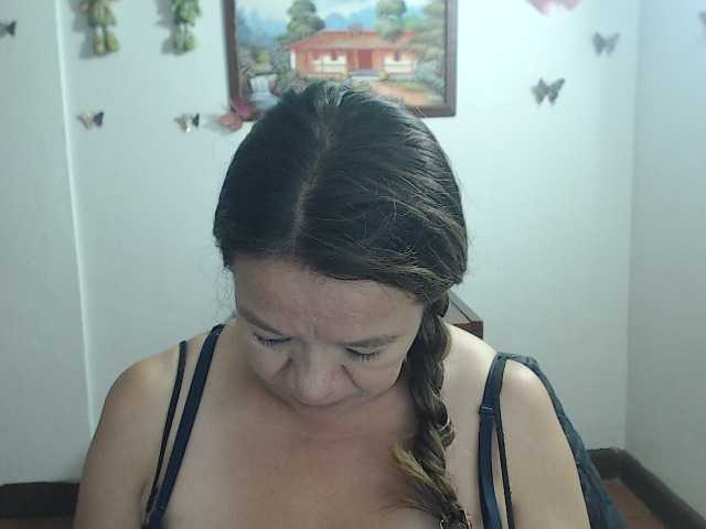 LluviaXDorada live cam
