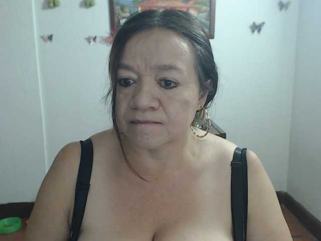 LluviaXDorada live cam