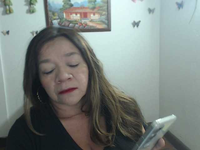 LluviaXDorada live webcam show