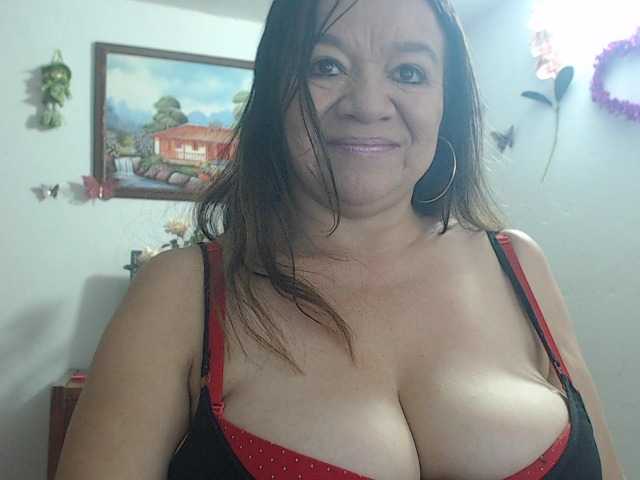 LluviaXDorada live cam on BongaCams