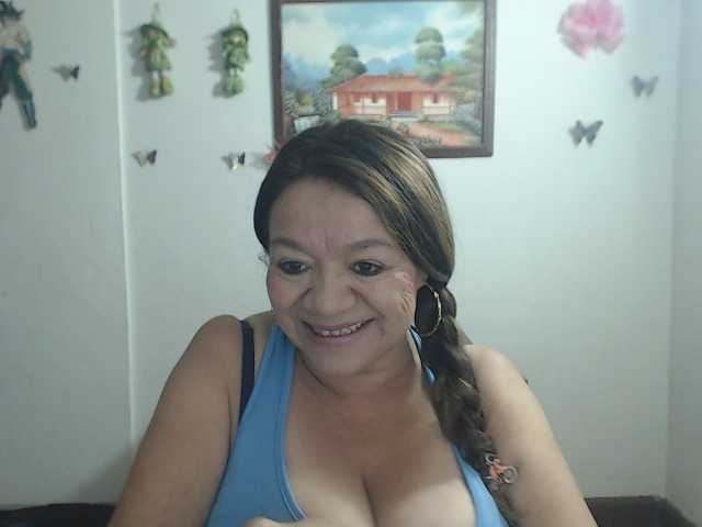 LluviaXDorada live cam on BongaCams
