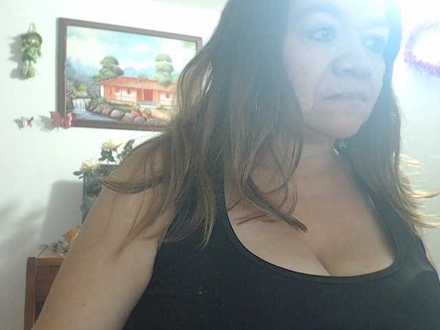 LluviaXDorada live cam on BongaCams