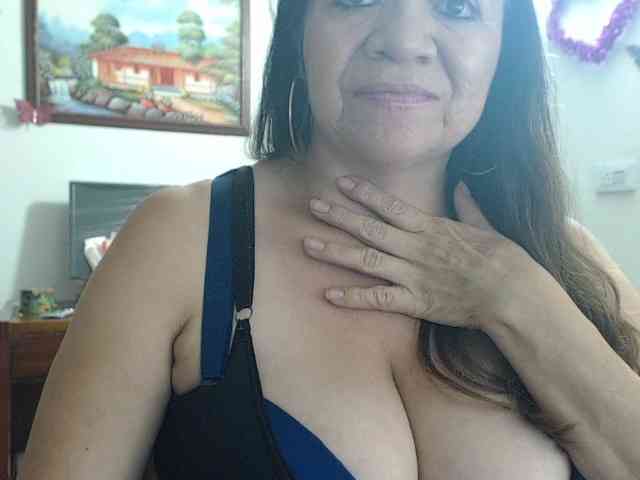 LluviaXDorada Live Webcam on BongaCams