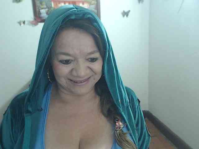 LluviaXDorada Live Webcam on BongaCams