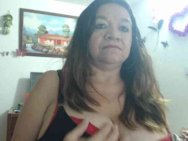LluviaXDorada Live Webcam on BongaCams