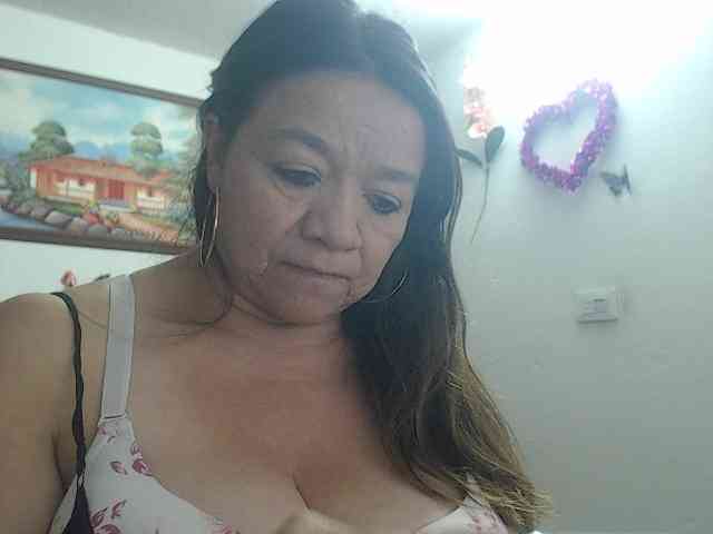 LluviaXDorada Live Webcam on BongaCams