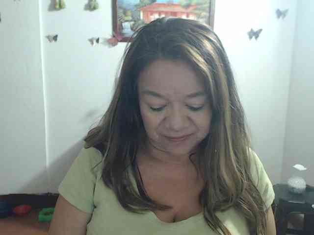 lluviaxdorada's live room