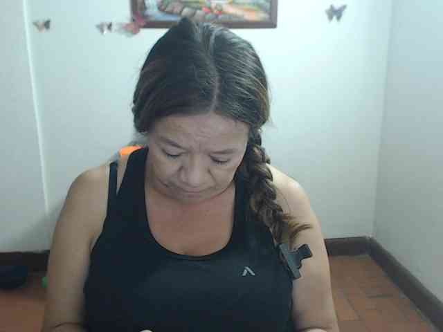 LluviaXDorada Live Webcam on BongaCams