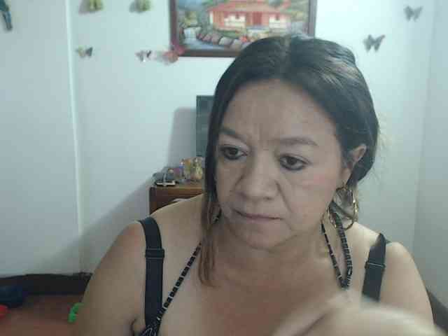 LluviaXDorada Live Webcam on BongaCams