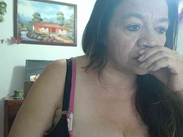 LluviaXDorada Live Webcam on BongaCams